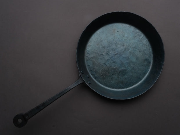 Kanatoko - Frying Pan - Hand Forged Iron - 235mm Diameter