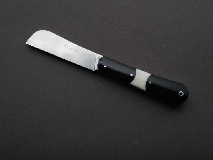 Fontenille Pataud - Folding Knife - London - Slip Joint - 14C28N Stainless - 9cm - Black Horn - Leather Sleeve