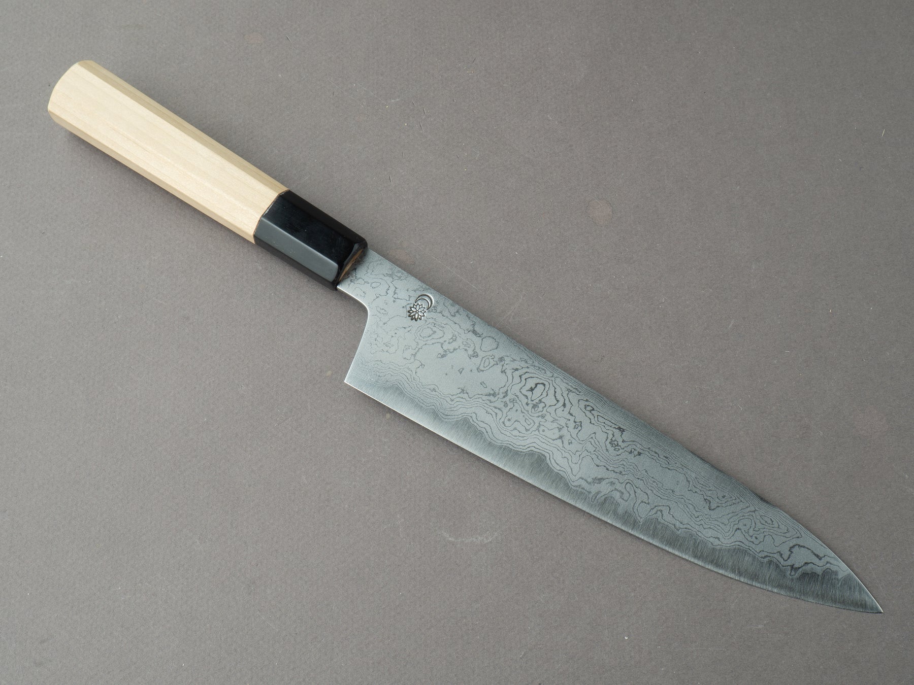 Sakai Kikumori - Kikuzuki Uzu - Blue #1 - Damascus - Gyuto