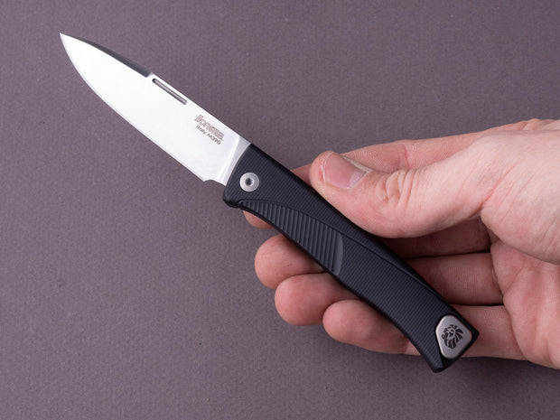 *lionSTEEL - SOLID Folding Knife - Thrill - M390 - 75mm - Black Aluminum - H. WAYL Clip