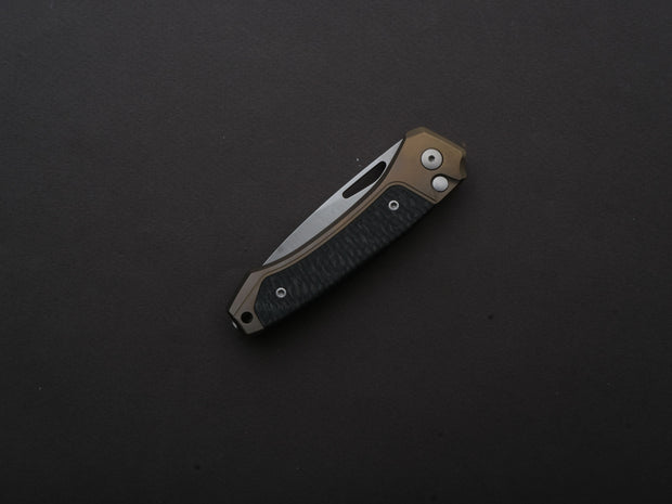 lionSTEEL - Folding Knife - Button Lock - Twain - MagnaCut - 80mm - Bronze Titanium Handle w/ Carbon Fiber Inlay