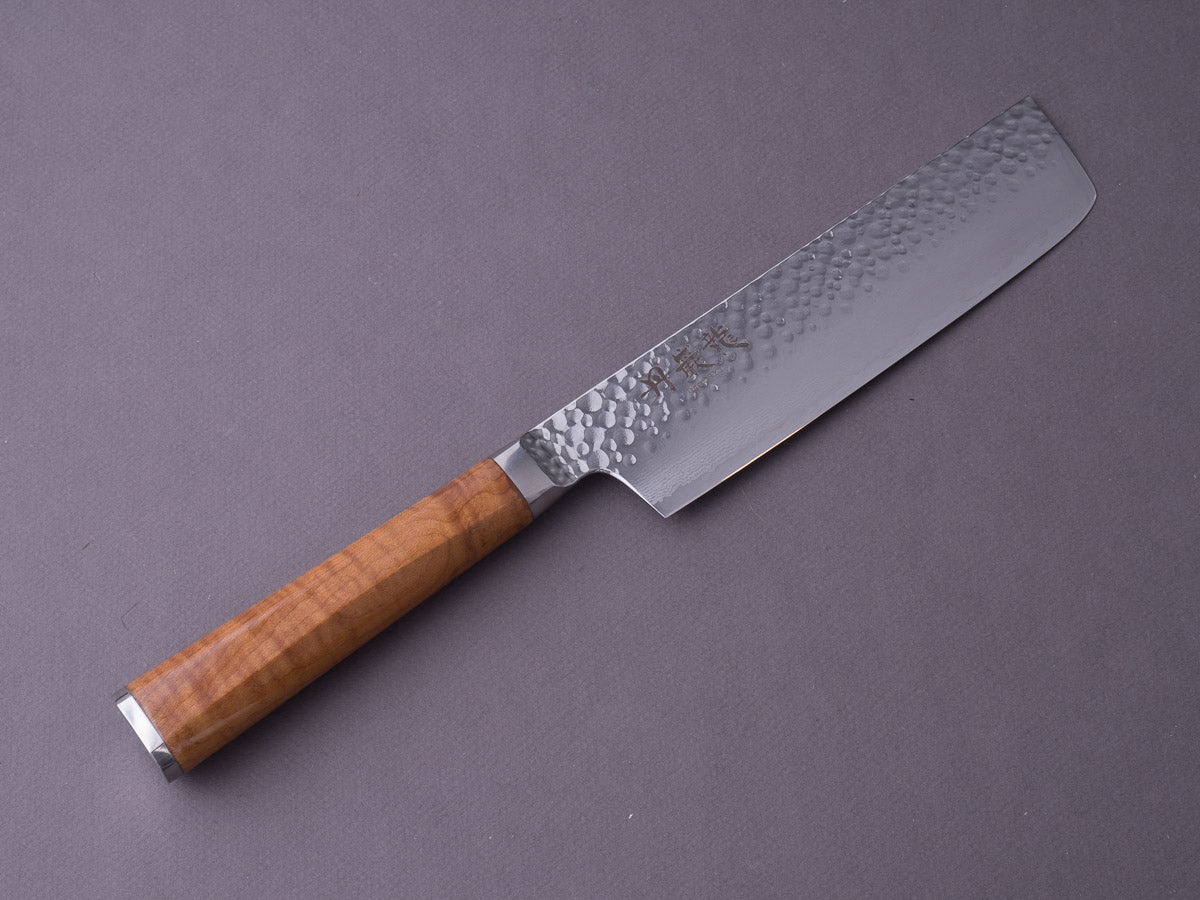 Knife Handle Material: Natural, Synthetic And Hybrid Moments
