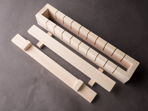 Komon - Hinoki Press Sushi Box - 10 Piece