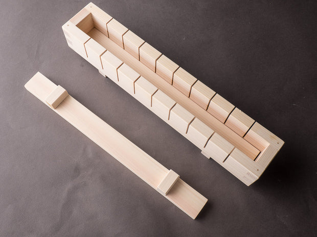 Komon - Hinoki Press Sushi Box - 10 Piece