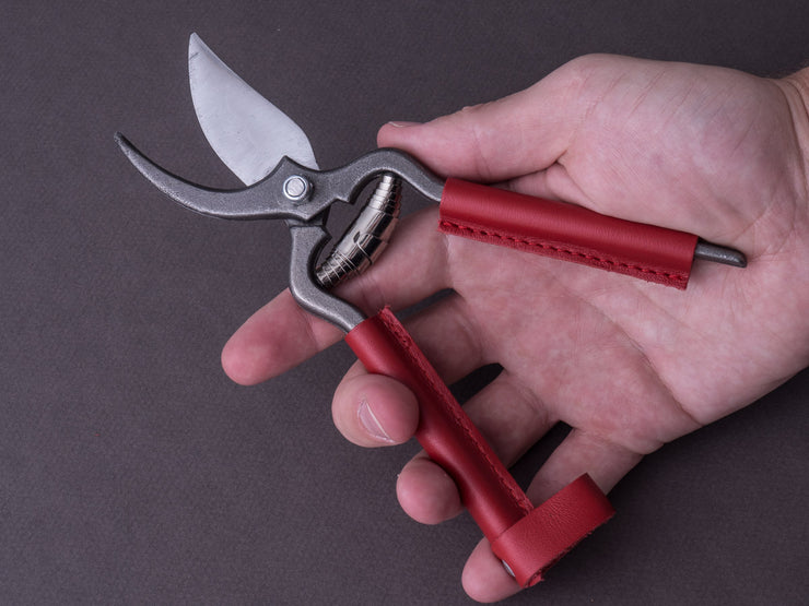 Locau Shears with Red Leather Handle